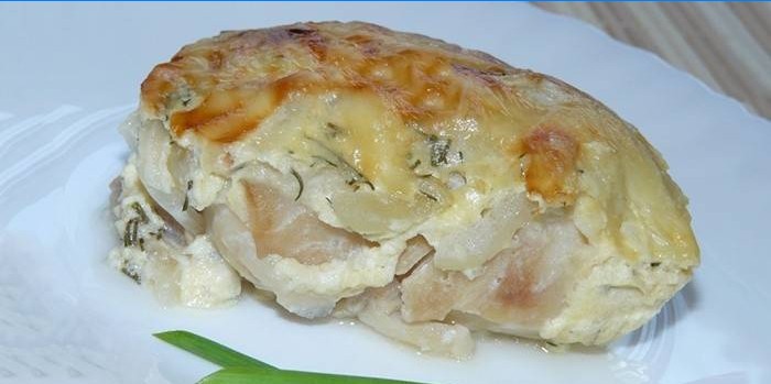 Baked fillet with cheese and sour cream