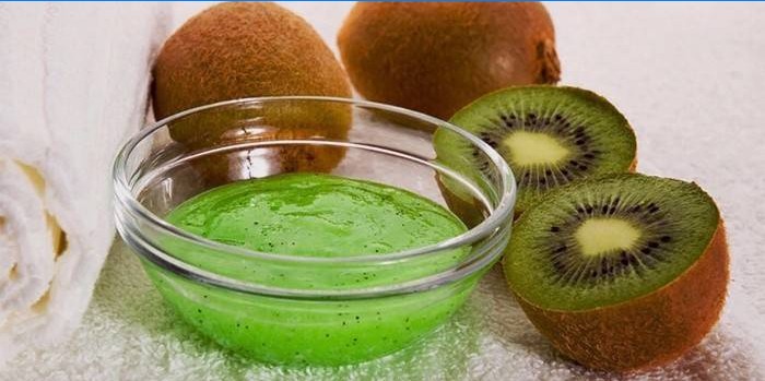 Soothing mask with kiwi and poppy seeds