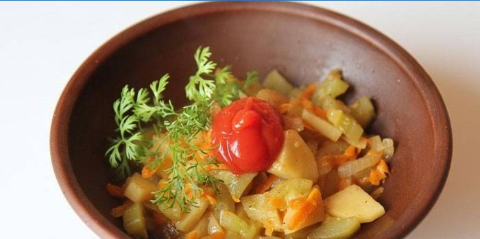 Potato stew with zucchini