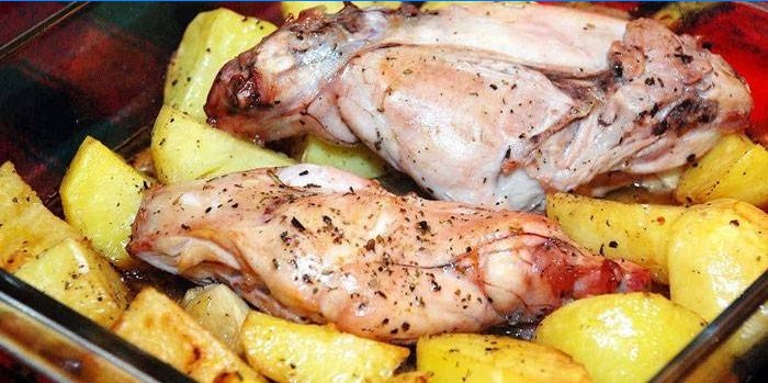 Baked rabbit with potatoes