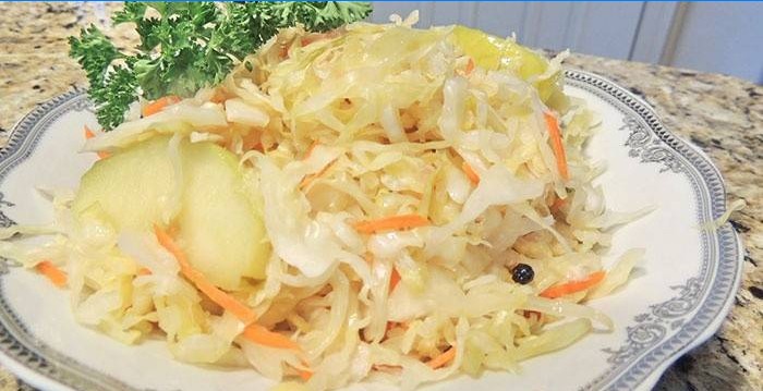 Sauerkraut with carrots and apples
