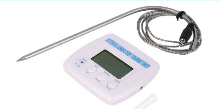 Cooking thermometer with probe