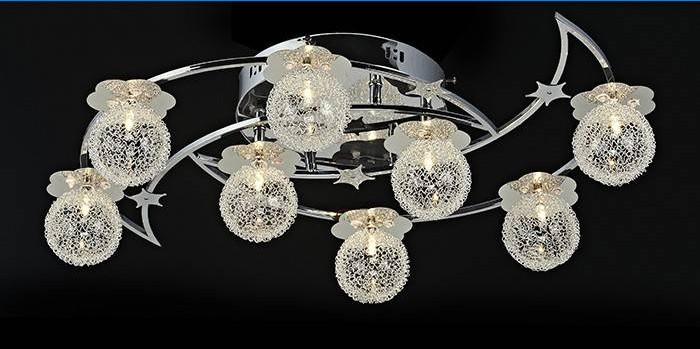 Ceiling chandelier with halogen lights