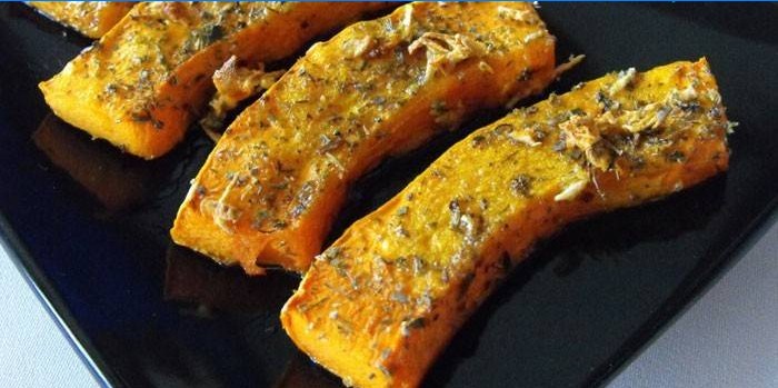 Baked pumpkin slices with spices