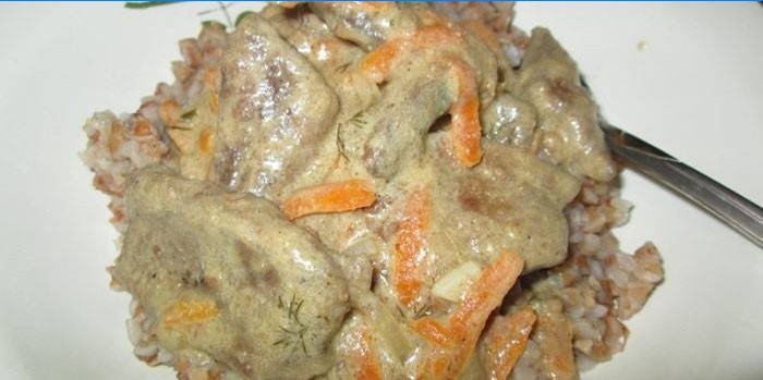 Pork liver in sour cream with buckwheat
