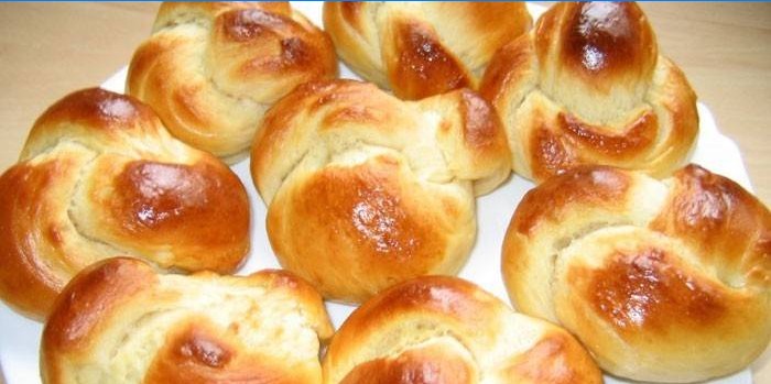 Ready buns from cottage cheese dough