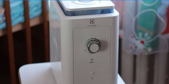 Ultrasonic humidifier from the Electrolux brand EHU-1010 model