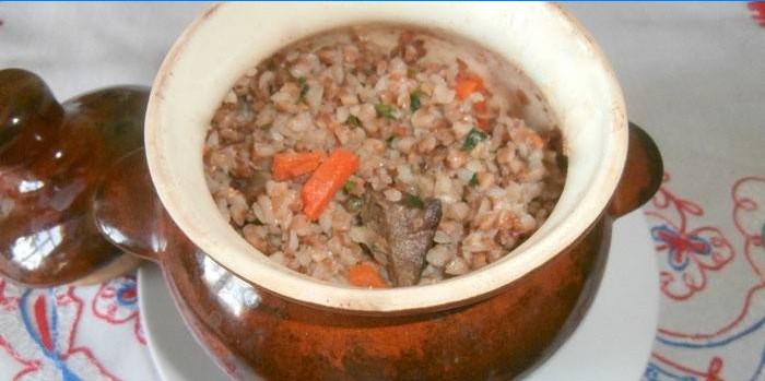Buckwheat porridge with meat in a pot