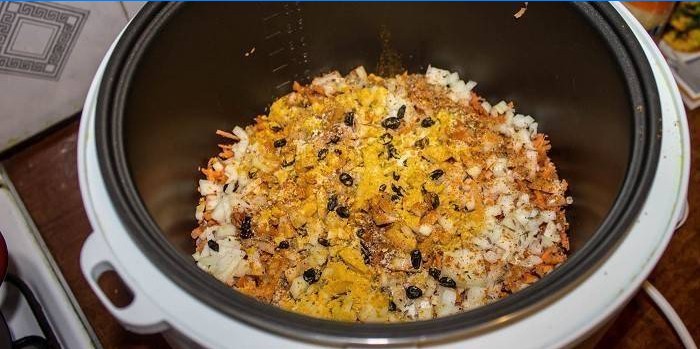 Lentil pilaf with barberry and turmeric in a slow cooker