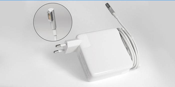The power supply unit for the MagSafe Apple VC747Z / A laptop