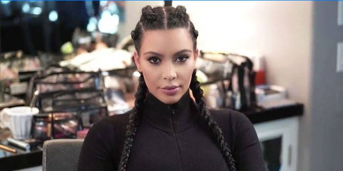 Kim Kardashian in a beauty salon