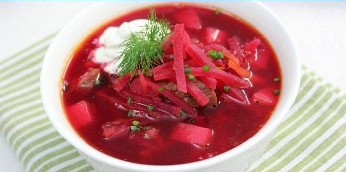 Borsch on beef broth with sour cream