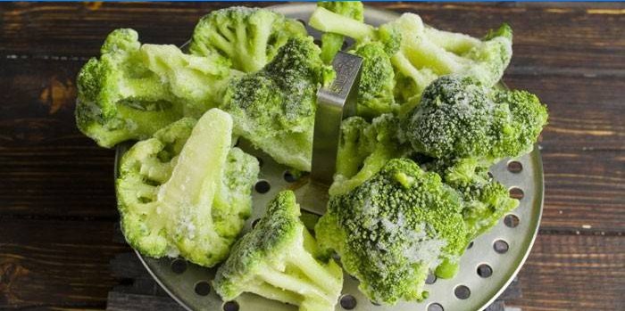 Frozen broccoli inflorescences before cooking
