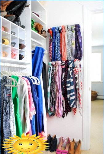 Creative ideas for organizing a dressing room