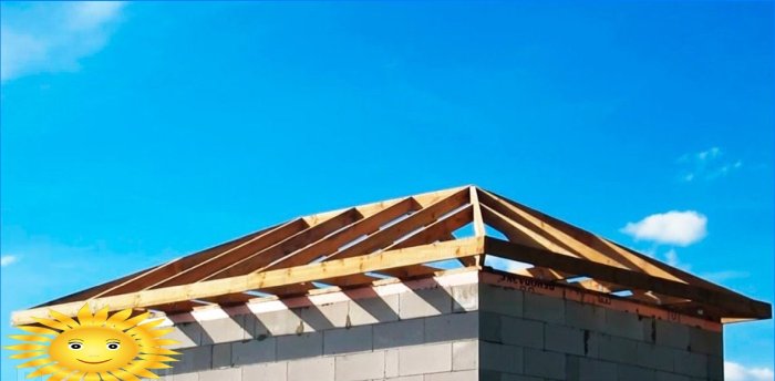 Hip roof: design and installation rules