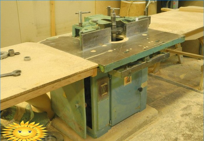 Simple wood milling machine