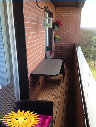 How to equip a small balcony