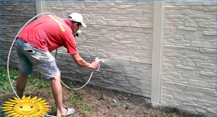 How to paint a concrete fence