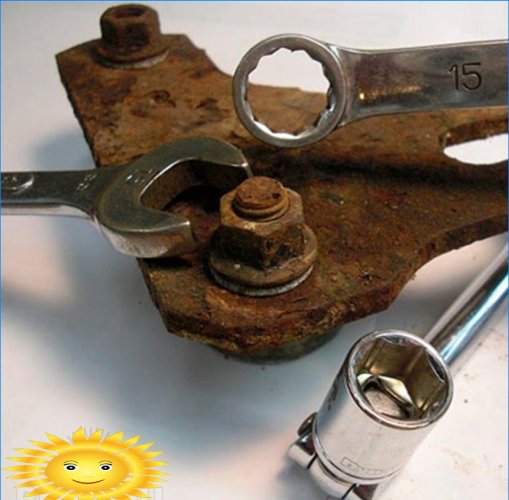 How to remove a stuck or rusted bolt or nut