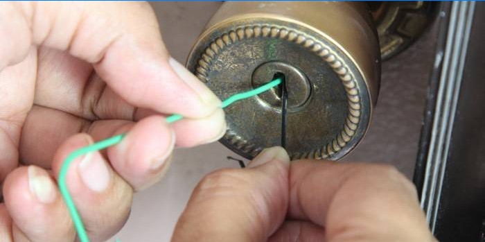 Opening the cylinder lock