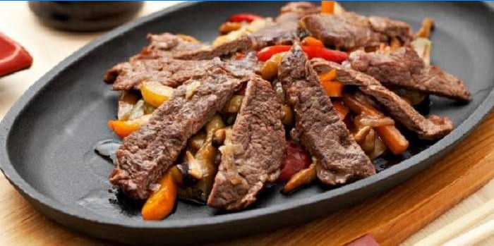Fried moose with vegetables