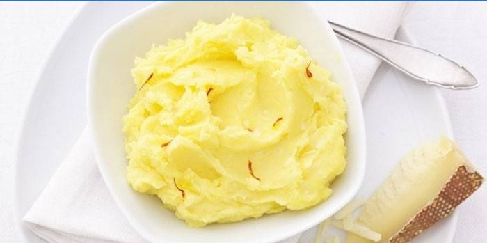 Ready mashed potatoes on a plate
