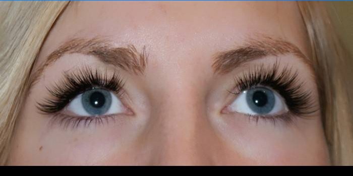 Sour eyelash extensions
