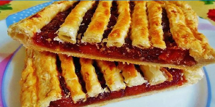 Slices of berry pie made of puff pastry