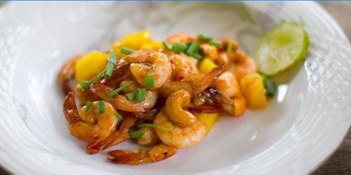 Thai fried shrimp in sauce