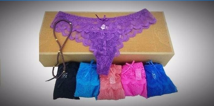Multicolored lace panties