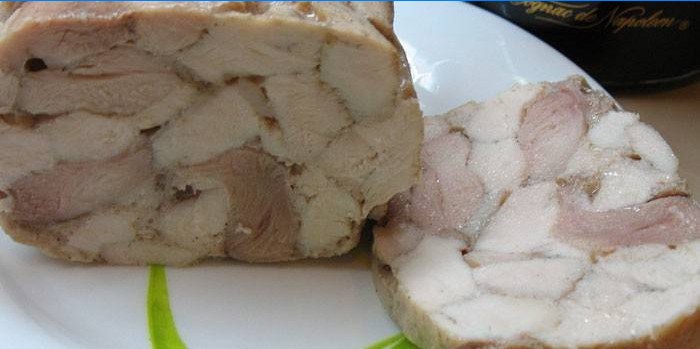 Chicken meat roll with gelatin