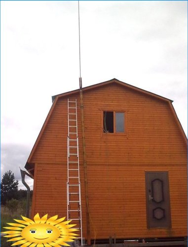 Lightning rod on a wooden mast