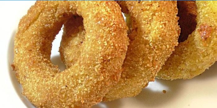 Onion rings fried in cheese batter