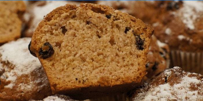Kefir dough muffins with raisins