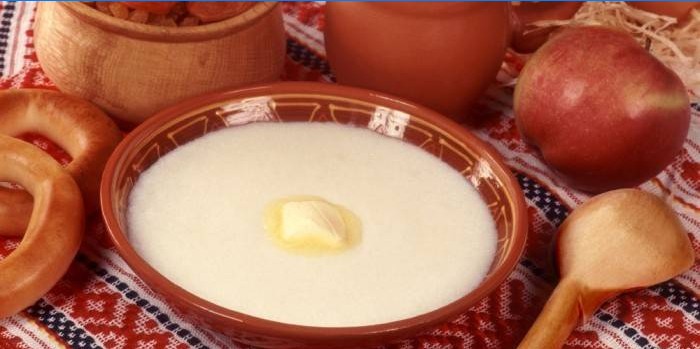 Semolina porridge in milk powder