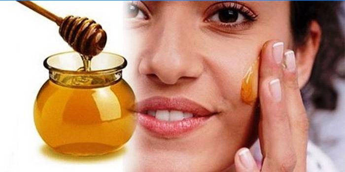 Honey and facial treatments with honey