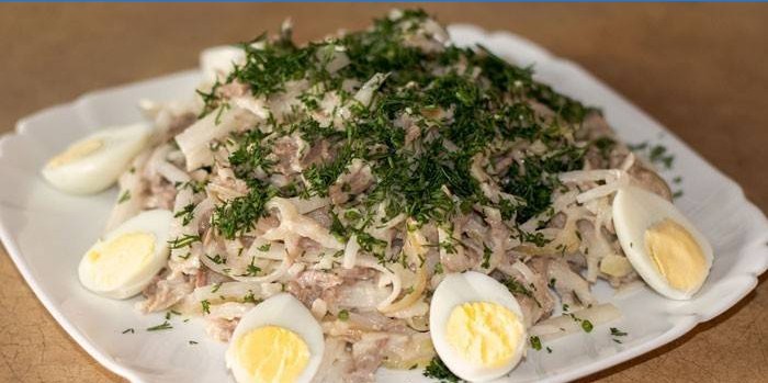 Ready-made salad of boiled meat and daikon