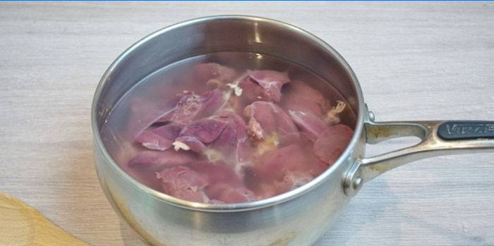 Chicken liver in a pan before cooking