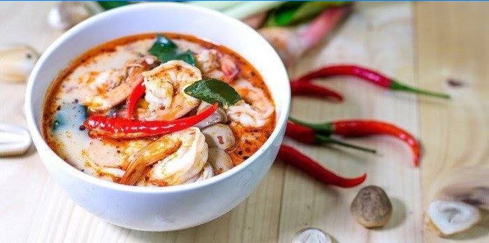 Tom yum soup with shrimp and mushrooms