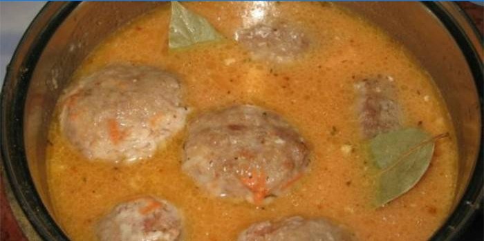 Cooked meatballs with rice