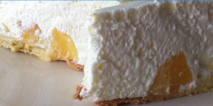 Curd cake with sour cream