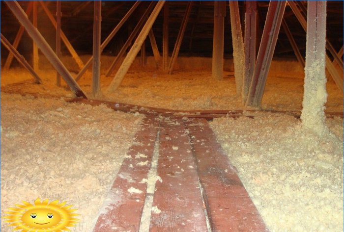 Insulation with mineral wool chips