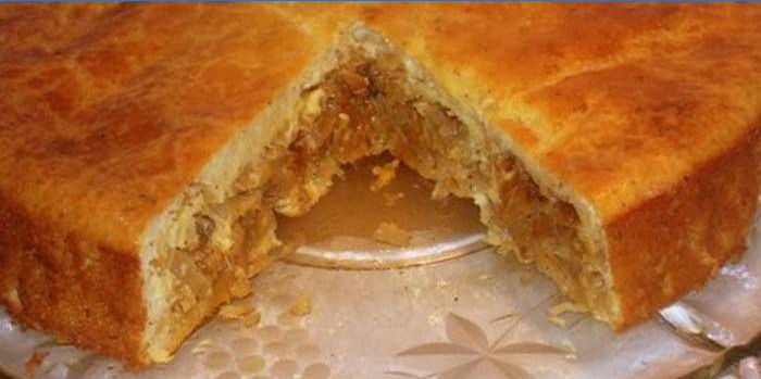 Ready-made jellied pie with cabbage stuffing