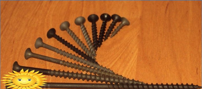 Self-tapping screws of different lengths