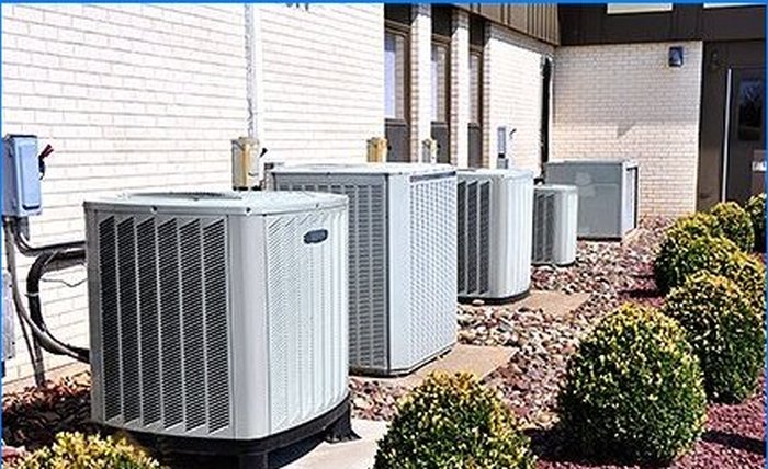 Air conditioners, precision, column and others