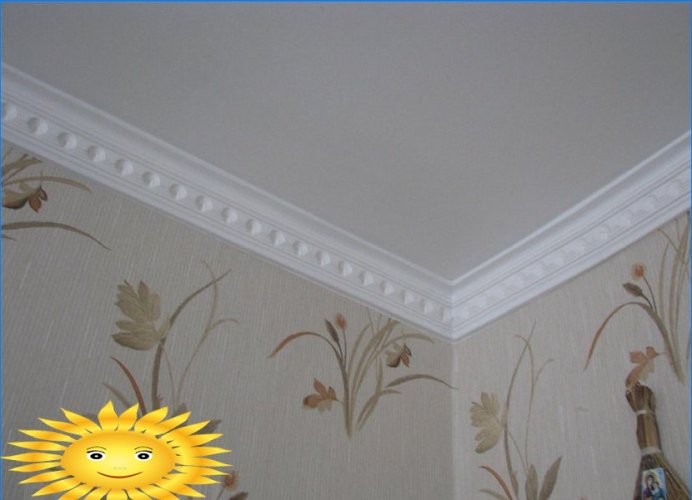 Ceiling plinth for stretch ceiling or PVC insert: choice of installation technology