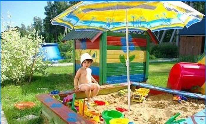 Children's playground in the country - do-it-yourself play equipment