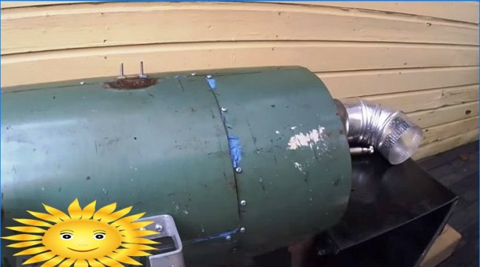 Do-it-yourself smokehouse from a gas cylinder