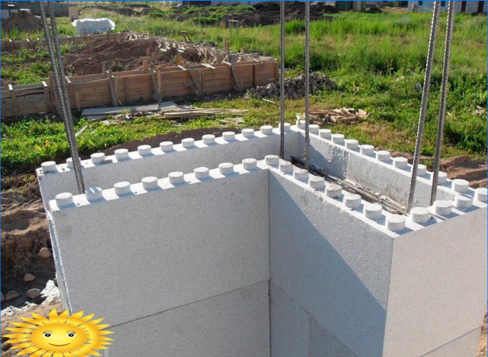 Erection of walls on fixed formwork: technologies, communications, decoration