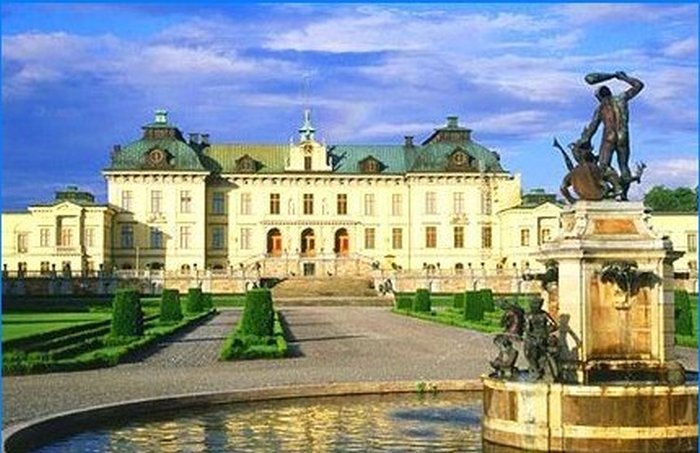 How modern kings live or the rating of the most luxurious royal residences in Europe